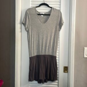 Barney’s New York NWOT Casual TeeShirt Romper With Side Pockets. Size Small